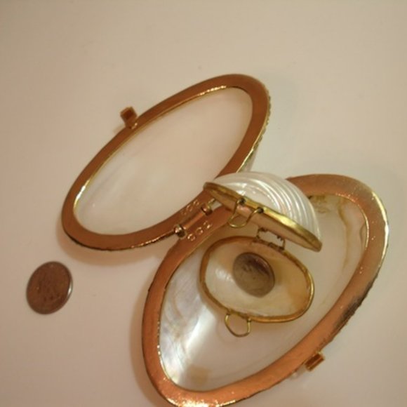 MOP Seashell Set of Two Trinkets Lined in Gold Plated - Picture 2 of 12